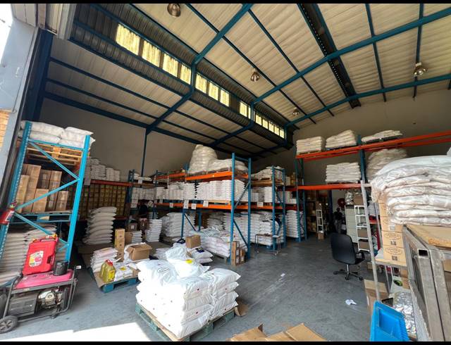 350M² WAREHOUSE TO LET IN LASER PARK